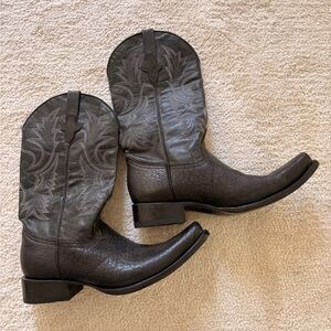 Men’s Black Pistolero Snip toe cowboy boots.